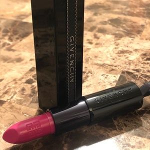 Rouge Interdict Lipstick